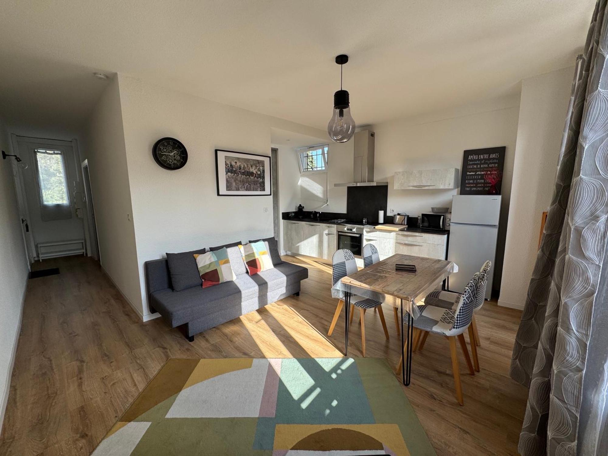 Appartement Le Madargue Idealement Place Chatel-Guyon Bagian luar foto