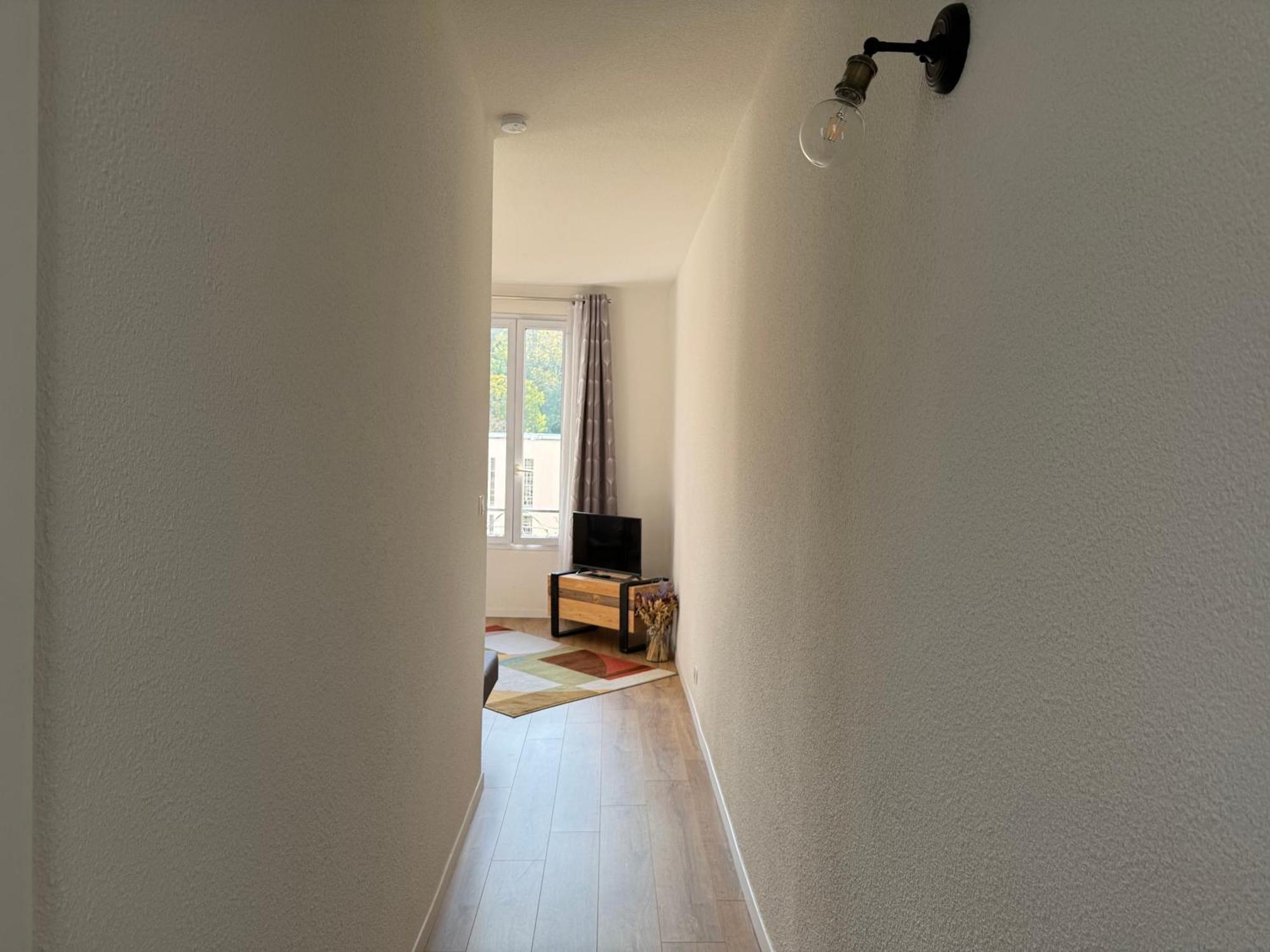 Appartement Le Madargue Idealement Place Chatel-Guyon Bagian luar foto