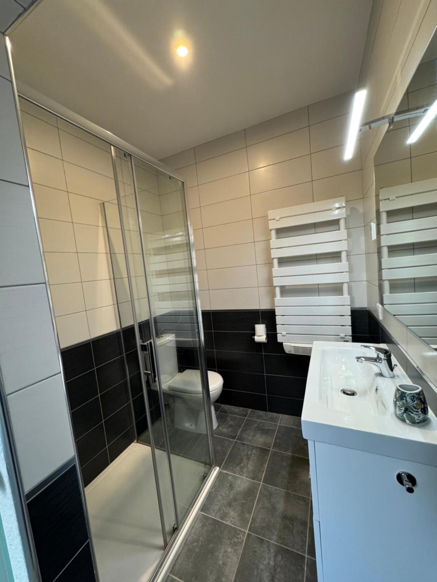Appartement Le Madargue Idealement Place Chatel-Guyon Bagian luar foto