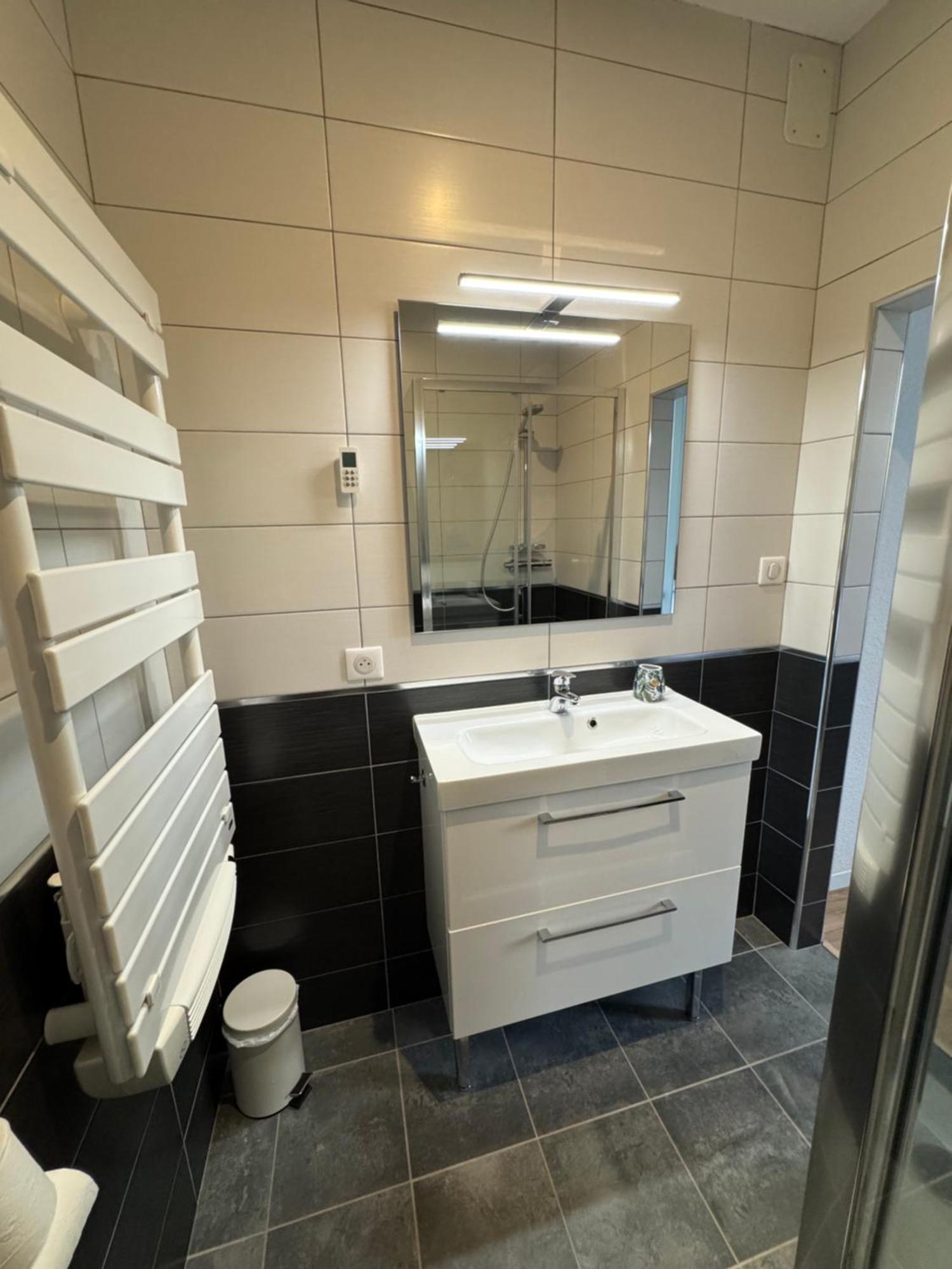 Appartement Le Madargue Idealement Place Chatel-Guyon Bagian luar foto